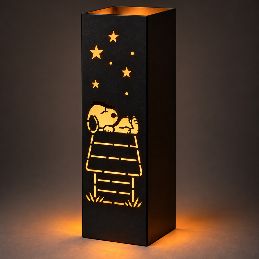 One-sided Snoopy luminary, one decorated face and plain adjacent panel